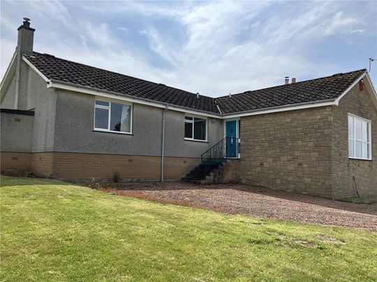3 bedroom bungalow to rent - Photo 1