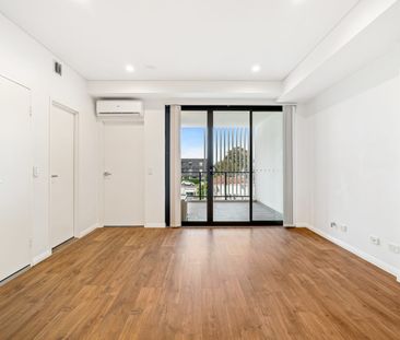 One bedroom unit in heart of Greenacre - Photo 6