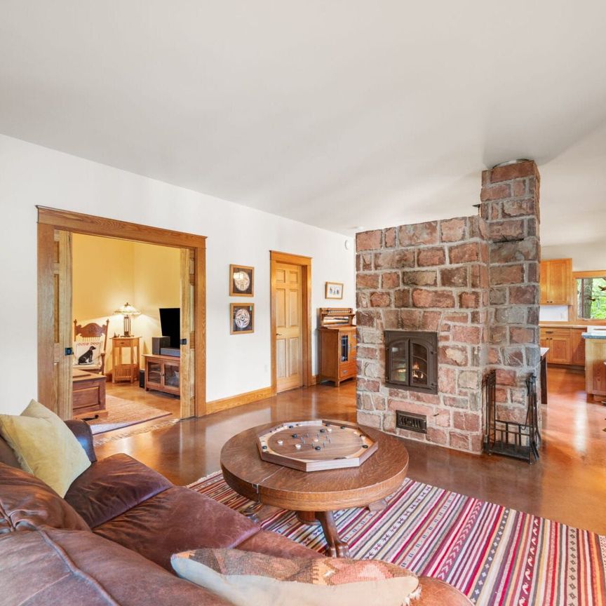 For Lease - 1093 Althorpe Road, Tay Valley, Ontario - Photo 1