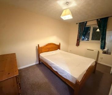 2 bedroom ground floor flat to rent - Photo 2