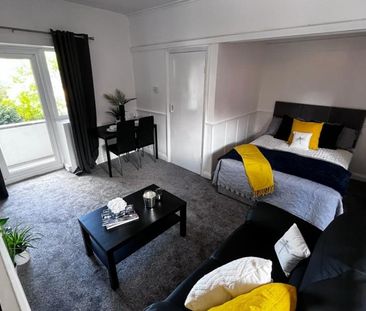 Studio to rent - Photo 2