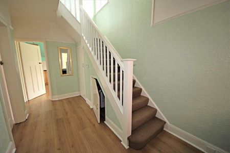 4 bedroom detached house to rent - Photo 3