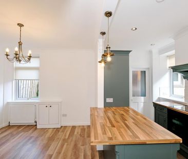 4 bedroom semi-detached house to rent - Photo 2