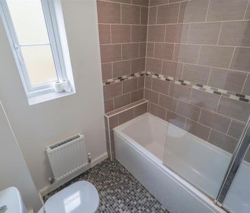 4 bedroom terraced house to rent - Photo 4