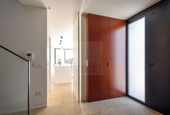 Moradia V5 em Senhora da Hora com jardim e piscina