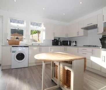 Fulford Grove, South Oxhey, WD19 - Photo 3