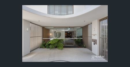 Discover Modern Living in This Spectacular Two-Bedroom Apartment in Lasail’s Port Building - Photo 4