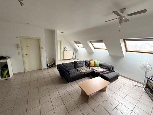 Ruim dakappartement met 3 slaapkamers en garage! - Photo 1