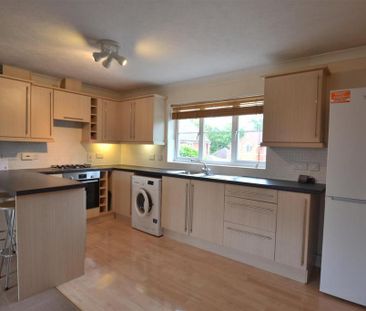 1 bedroom coach house to rent - Photo 1
