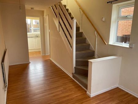 1 bedroom semi-detached house to rent - Photo 3