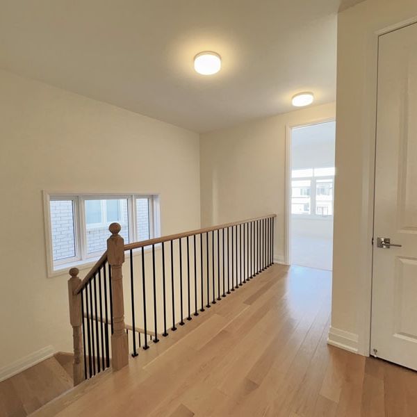 Minesing: Brand New 4 Bed + Den, 2.5 Bath Upper Unit, Sweet Cicely St. - Photo 1