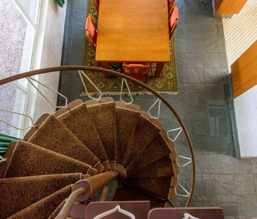 UNFORGETTABLE 1980'S CLASSIC HOME - Photo 1