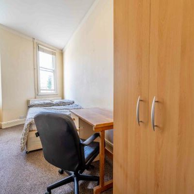 81A Gillygate - Photo 1