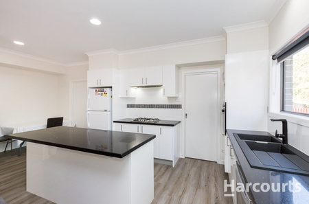 Low-Maintenance Townhouse - Photo 4