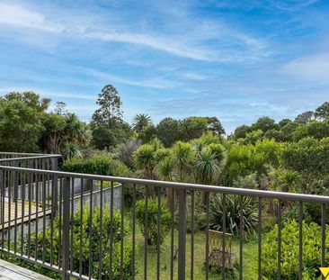 This modern three-level home in Te AtatÃ?« South offers comfortable... - Photo 3