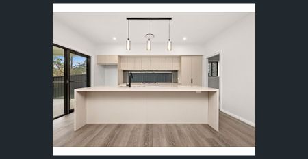 LUXURIOUS CONTEMPORARY TWO-STOREY HOME WITH BESPOKE DESIGN IN A HIGHLY SOUGHT-AFTER LOCATION - Photo 4