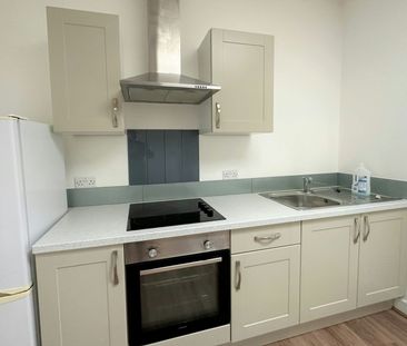 Flat to rent on - Photo 1