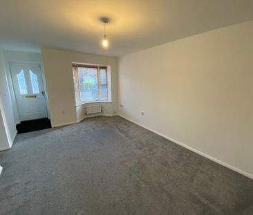3 bedroom mews to rent - Photo 1