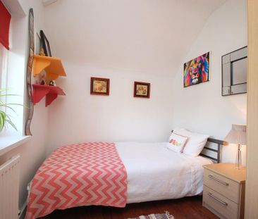 3 bedroom semi-detached house to rent - Photo 5