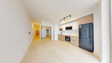 1 Bed, 1 Den Luxury Condo - Photo 3