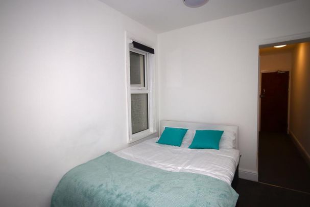 1 bedroom in a house share to rent - Photo 1
