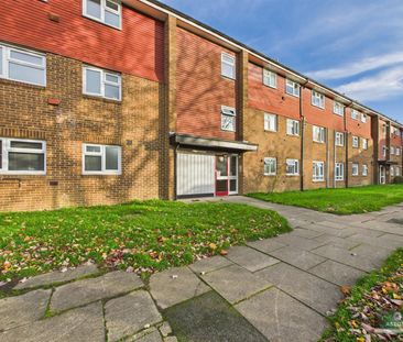 Byrd Road, Bewbush - Photo 1