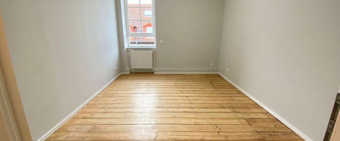 Kaiserslautern - Nähe Stadtpark/Klinikum, 5 ZKB, Gäste WC, moderne EBK, Balkon - Photo 1