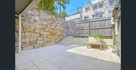 Charming 3-Bedroom Cottage in the Heart of Balmain - Photo 5