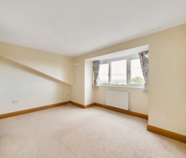 3 Bedroom House - Crescent Close, Winchester - Photo 2