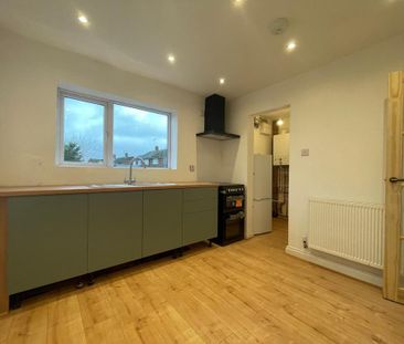 3 bedroom semi-detached house to rent - Photo 6