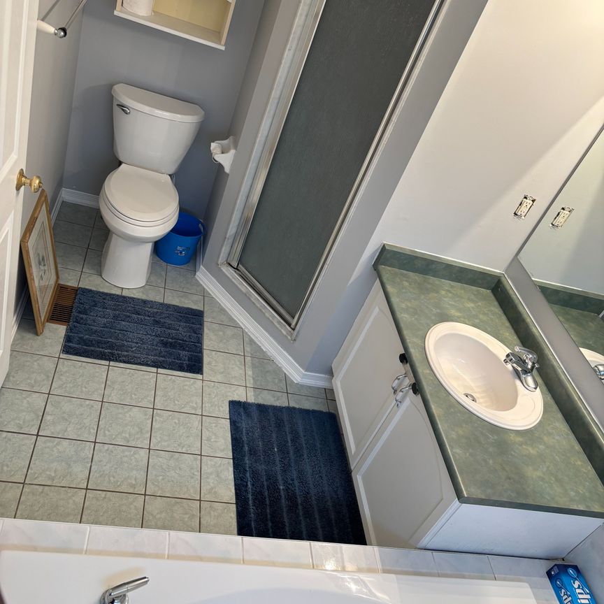 For Lease - 15 Queen Anne Drive, Brampton, Ontario - Photo 1