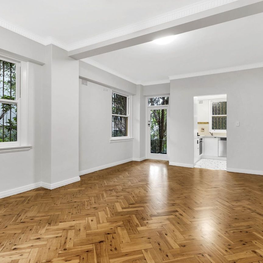 Stylish Art Deco Living in the Heart of Potts Point - Photo 1