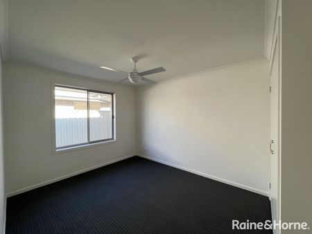 4 Bedroom Home On Andalusia Avenue! - Photo 4