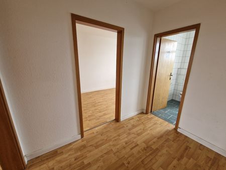 Am Rande von Sudenburg, zwei Zimmer Wohnung mit Tageslichtbad! - Photo 3