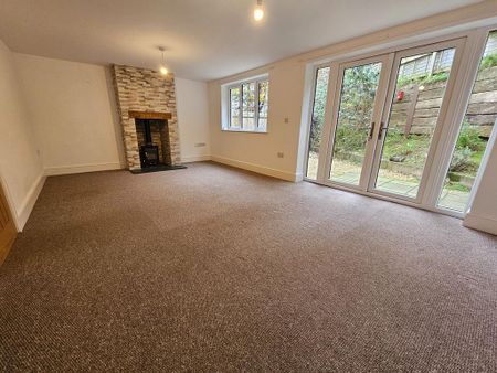 3 bedroom detached house to rent - Photo 2