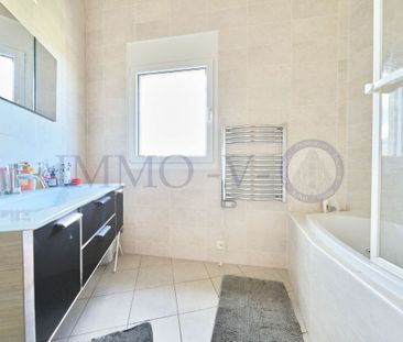 SPACIOUS AND LIGHT-FILLED IN A DUPLOX WITH BALCONY-TERRACE - Foto 5