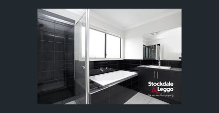 SPACIOUS 3-BEDROOM TOWNHOME IN PRIME LOCATION - Photo 2