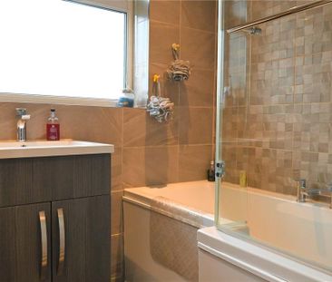 3 bedroom semi-detached house to rent - Photo 6