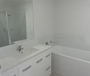 Welcome to another beautiful home at 13 Gallant Place Lochinvar! - Photo 6