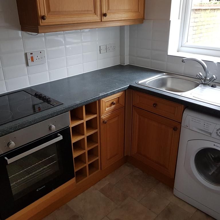 1 bedroom semi-detached villa to rent - Photo 1