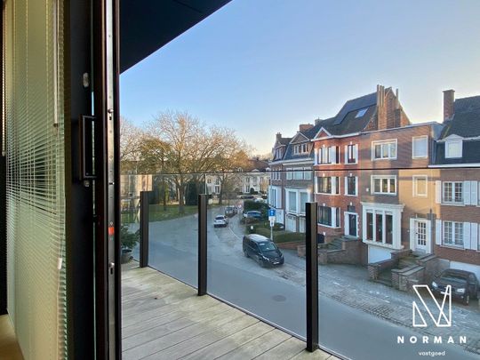 Volledig instapklaar appartement met 2 slaapkamers, zonneterras en autostaanplaats in de rustige rand van Kortrijk - Photo 1