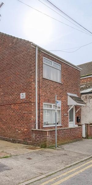 2 bedroom link detached house to rent - Photo 1