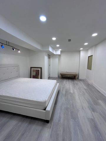 For Lease - 39 Waterton Crescent, Richmond Hill, Ontario - Photo 2