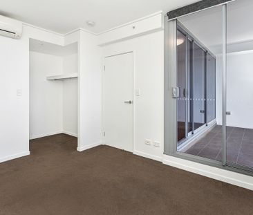 31002/42 Laver Dr, Robina QLD 4226 - House For Rent | Domain - Photo 2