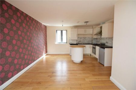 2 bedroom apartment to rent - Photo 3