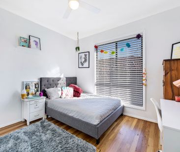 Contemporary and Comfortable - Photo 4