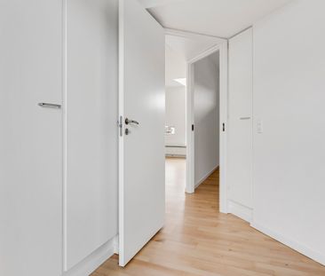 Flot renoveret lejlighed med altan - Foto 6