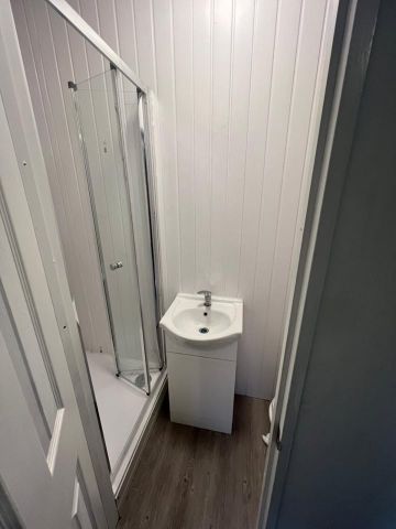 Studio Flat, Charlwood House, SW20 - Photo 5