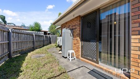 COZY 2-BEDROOM UNIT IN PRIME ST ALBANS LOCATION - Photo 5