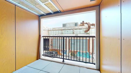 245 Robert-Bourassa Blvd, Montréal, QC - Photo 5